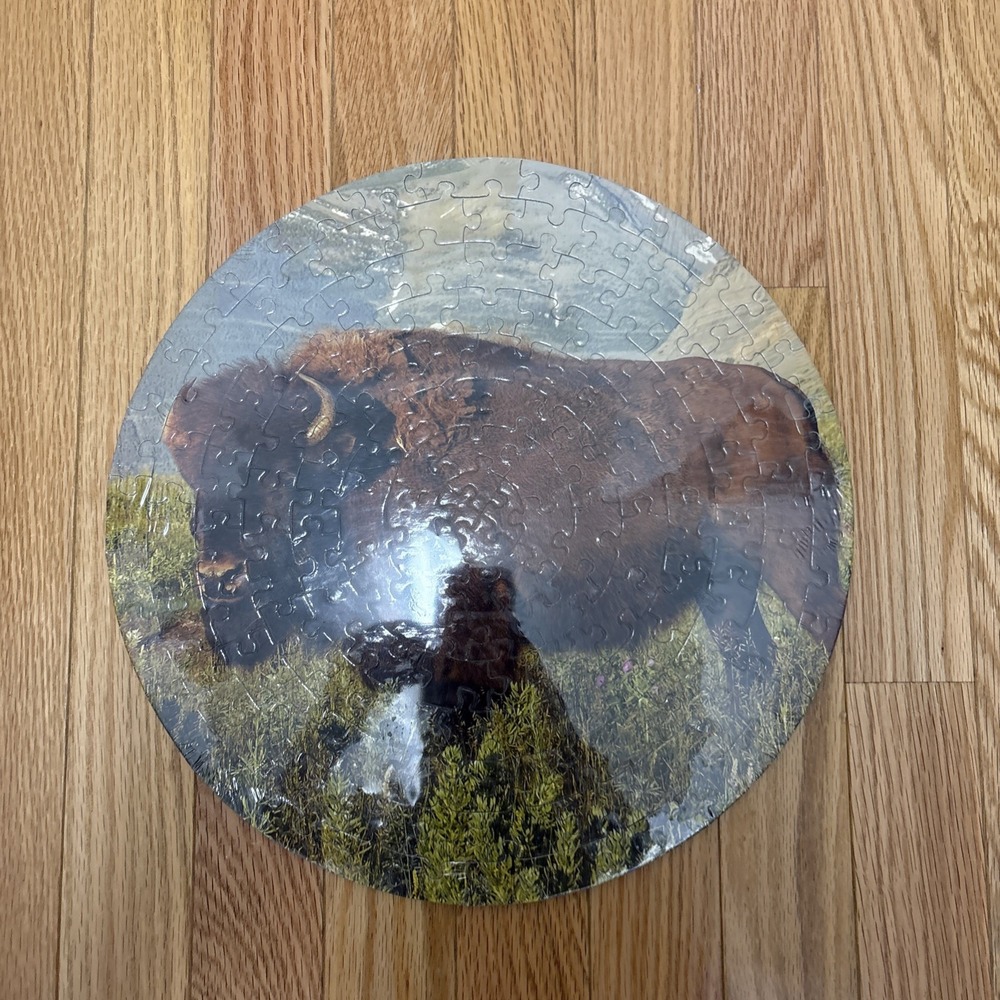 Pigment & Hue Puzzle-A-Round American Bison 140 Piece Round Jigsaw‎ Puzzle 2012